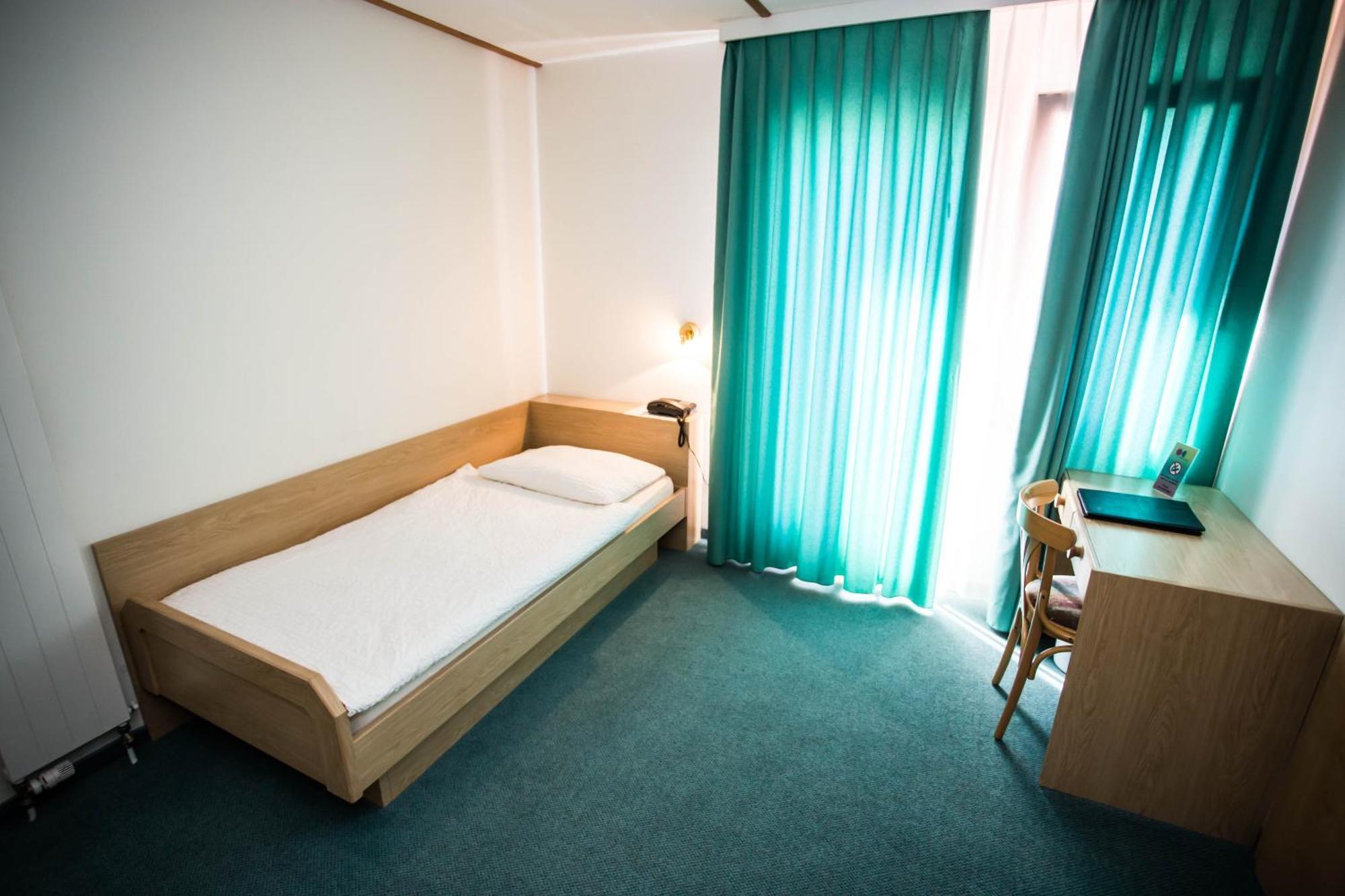 Hotel Olympica Brig Room photo