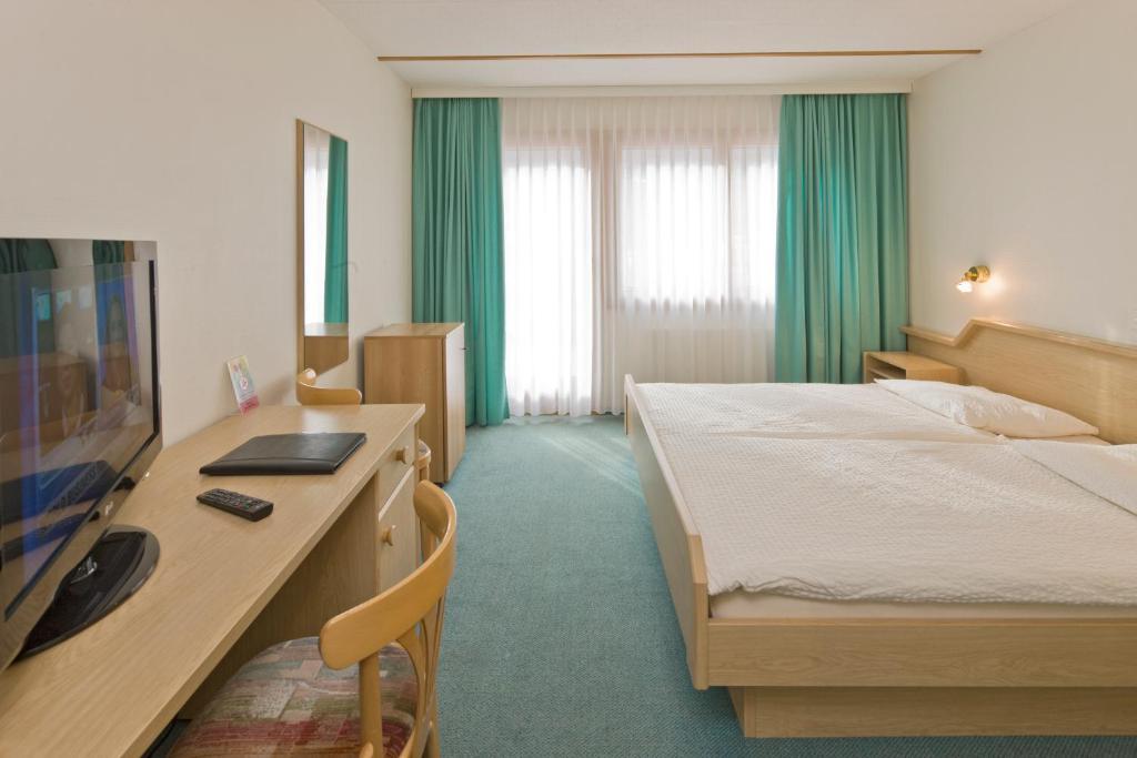 Hotel Olympica Brig Room photo